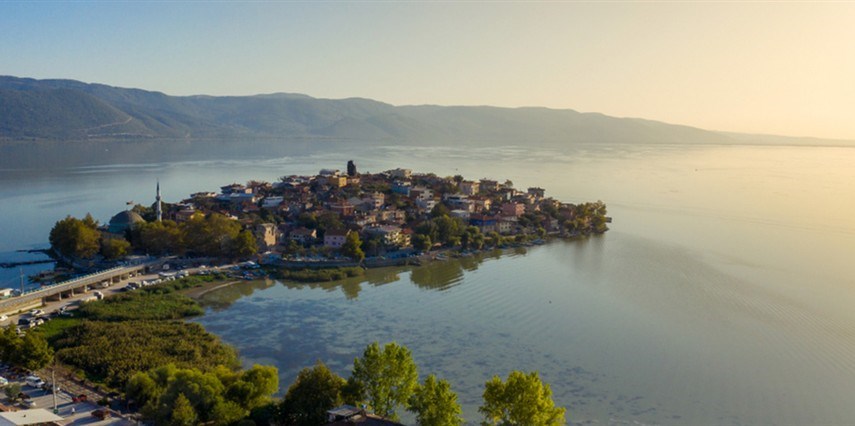 Günübirlik Gölyazı Köyü Uluabat Gölü Saitabat Şelalesi Cumalıkızık Köyü Turu